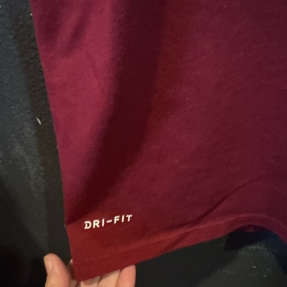 Women’s Nike Red and Yellow Cleveland Cavaliers Labron James Tshirt Jersey - Picture 2 of 4